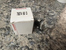 NEW Honeywell 76074 Diaphragm Pressure Switch 60 PSI Adjustable 1/8"-27NPT