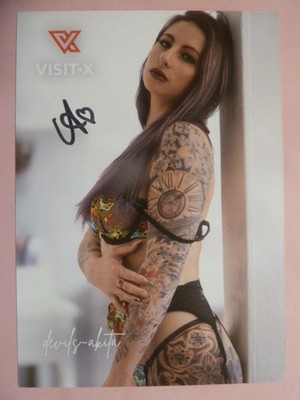 Devily Akita - Model / Erotik, VISIT-X Autogrammkarte