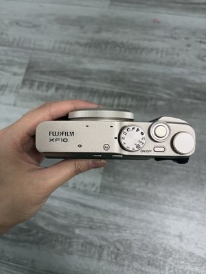 Fujifilm Fuji XF10 24.2 MP Compact Digital Camera - 95% New | eBay
