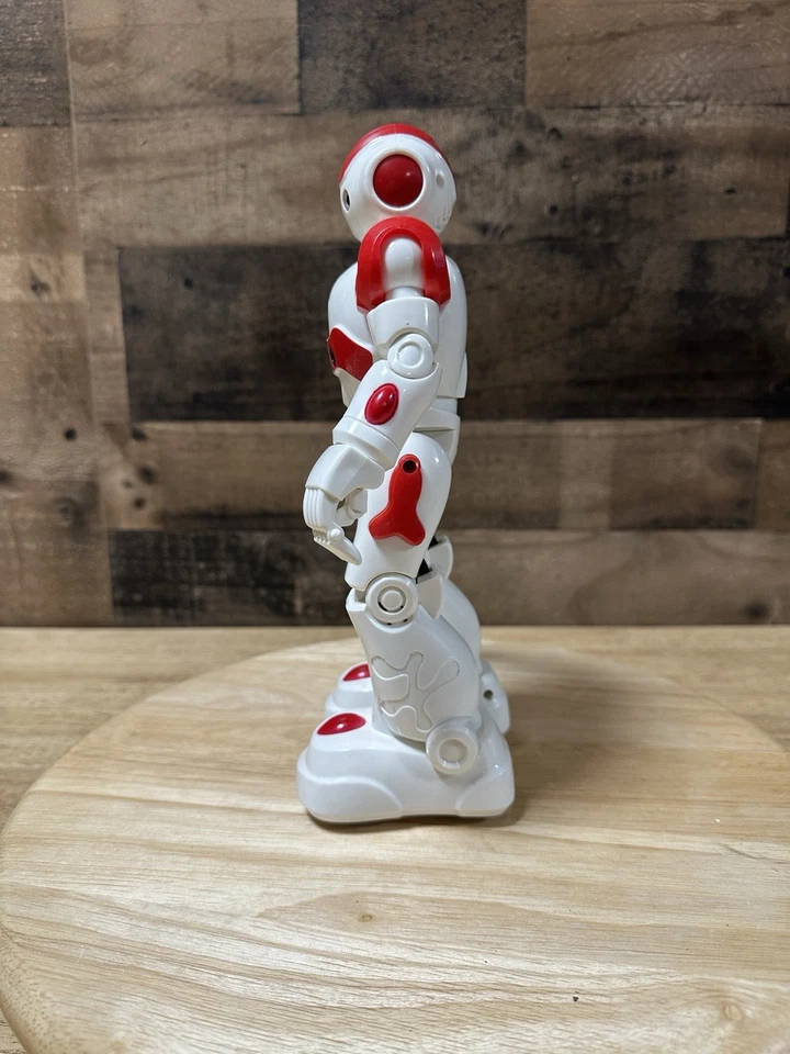 World Sky SKD1 Red/White Keddi Remote Control Humanoid Rechargeable Robot Toy - Image 2 of 4