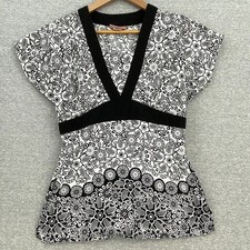 Peaches Scrub Top Womens XS Katherine Heigl Black White Floral Short Sleeve