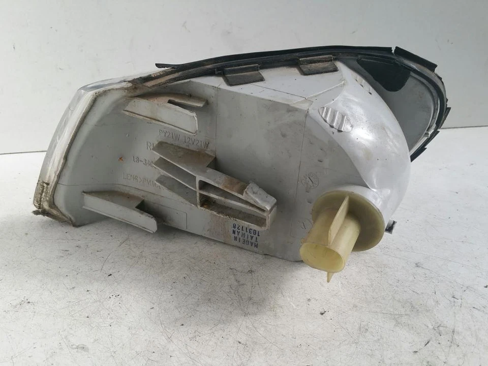 Opel Vectra B indicatore di direzione anteriore destro bianco - Immagine 3 di 3