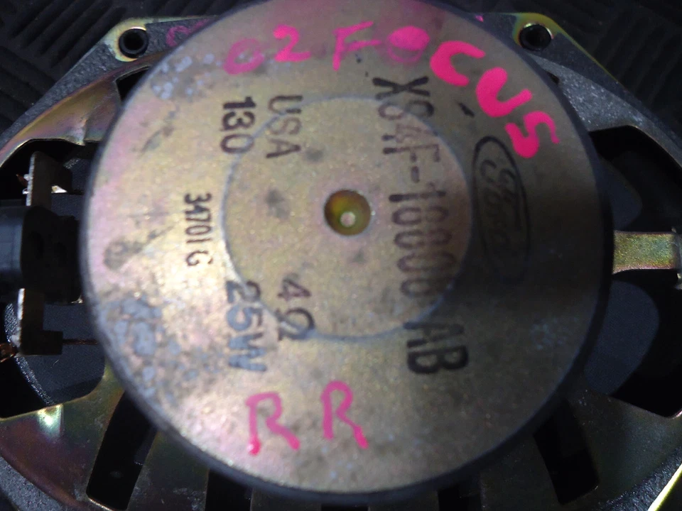 Ford Focus SE 2002 sedán altavoz puerta trasera derecha XS4F-18808-AB Foto 2 de 4