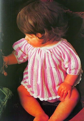 Golden Hands - All you can Knit & Crochet for Babies Pattern book - 50 patterns - Picture 16 of 24