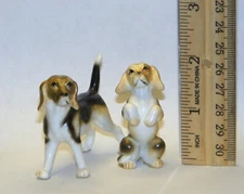 Set of 2 ceramic miniature beagle dog figurines - one standing, one begging