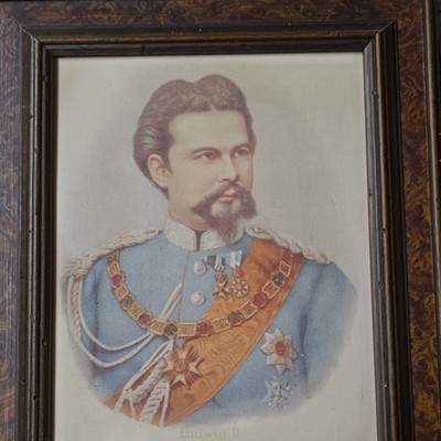 Gerahmtes Porträt Bild König Ludwig II. von Bayern vertikal Holz/Papier A/500