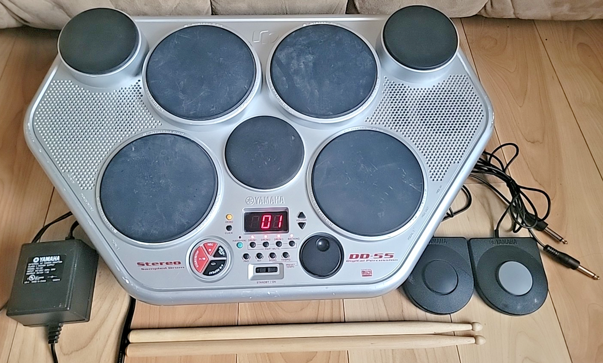 Yamaha DD-55 Portable Digital Drum W/ Foot Pedals Sticks & Charger 