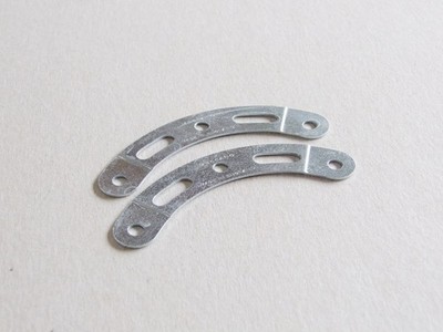 2 x Meccano 3 Zoll gebogener Stufenstreifen Teil 89a Zink gestempelt MMIE hell