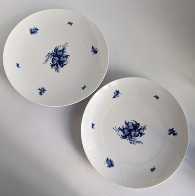 2 Rosenthal Germany Rhapsody Blue White Porcelain 9.5 Inch Dinner Plates Lot D