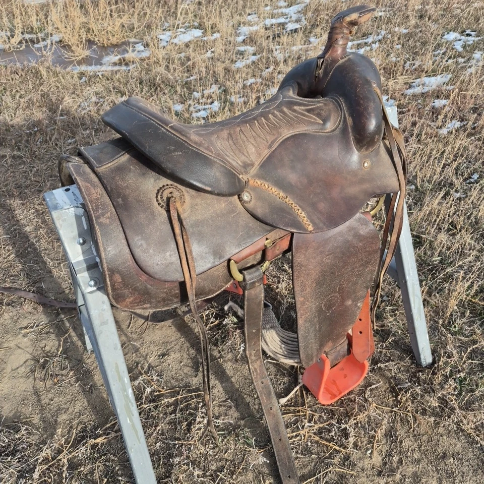 Sillín Western vintage bien usado, dura bien. Gran sillín de trabajo de entrenamiento Foto 3 de 4