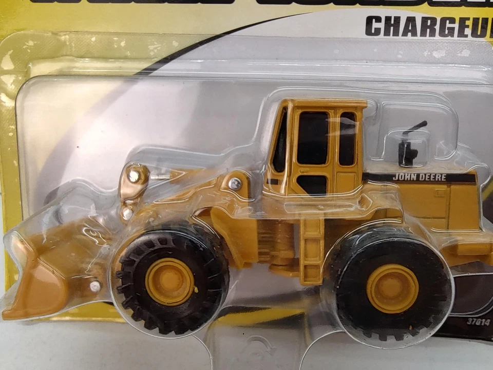 Carregadeira de rodas John Deere brinquedo de metal fundido Ertl 37014 novo veículo de construção - Imagem 3 de 4