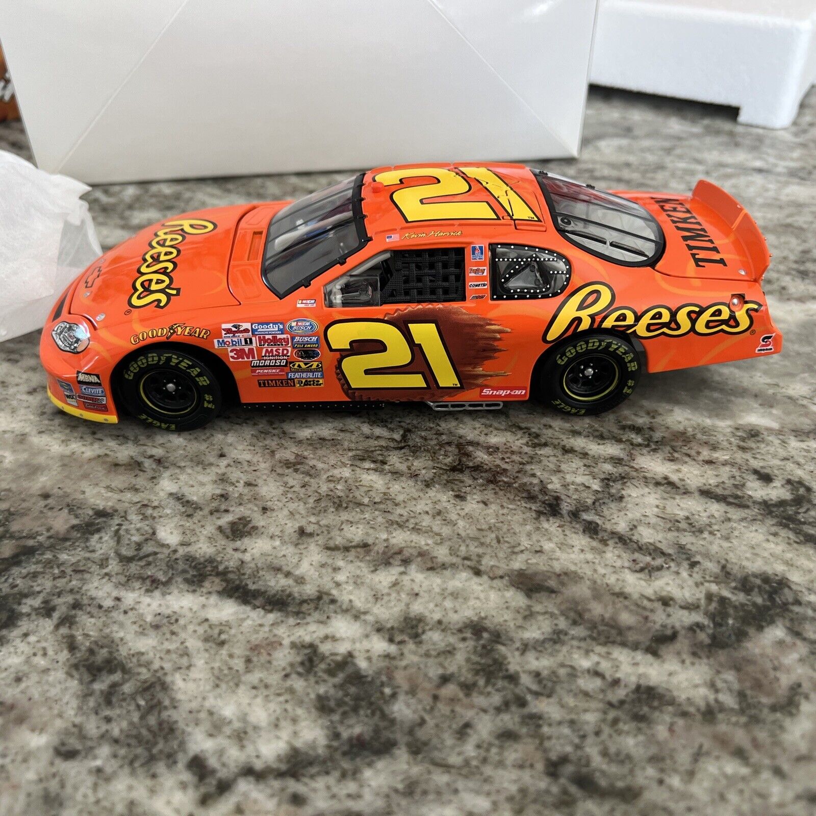 2005 Action Kevin Harvick #21 Reese's Busch Diecast RCR Unisex