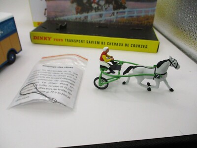 ATLAS DINKY TOYS 571 TRANSPORT SAVIEM DE CHEVAUX DE COURSES
