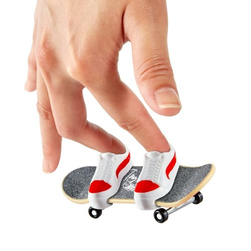 Hot Wheels Tony Hawk Tricked out Pack Finger Skating Skateboard Exclusive - Picture 3 of 3