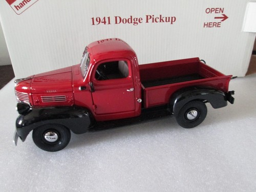 Danbury Mint diecast 1941 Dodge Series WC Half-ton Pickup truck 1:24 scale - Picture 4 of 11