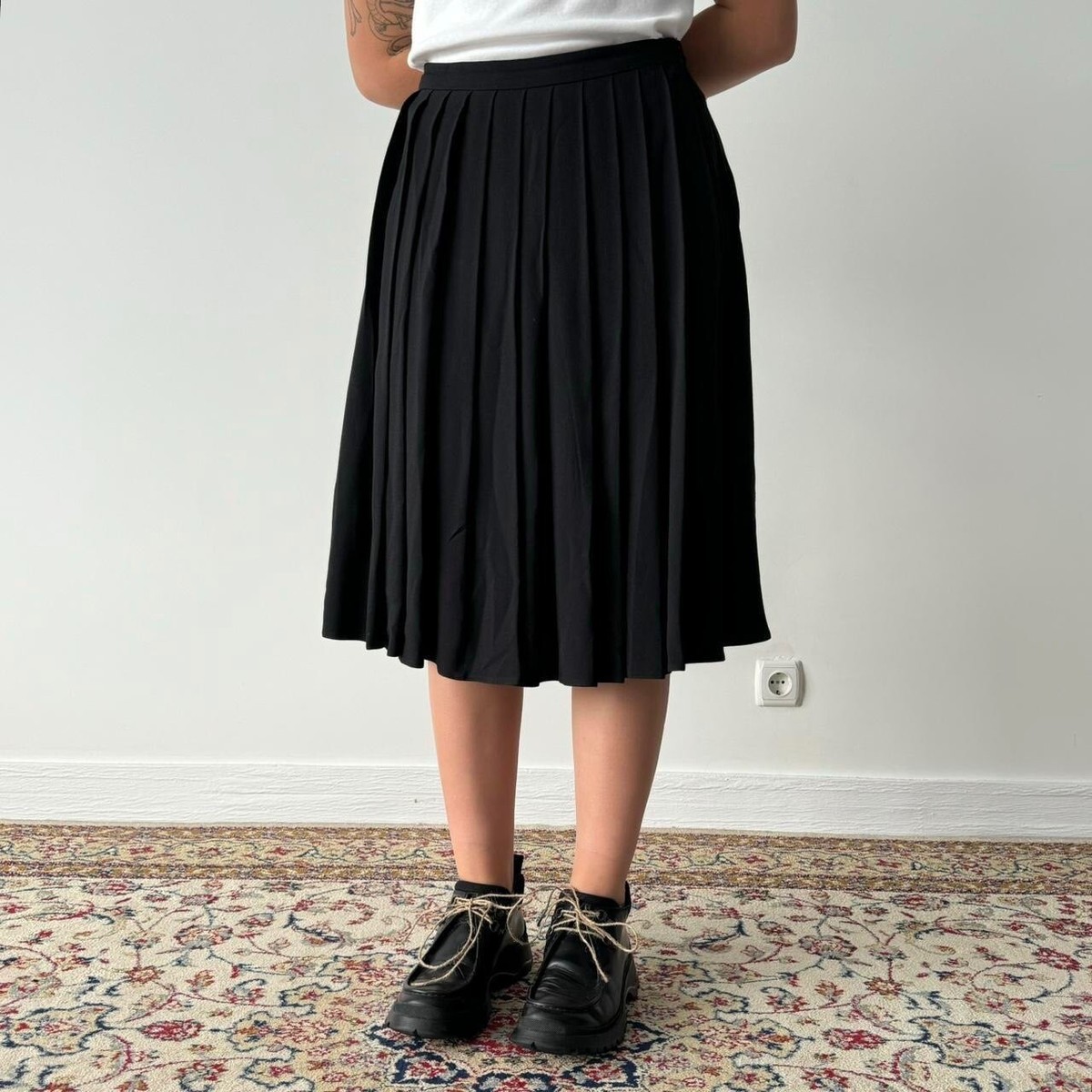 Vintage Prada Women's Wool Blend Pleated Black Midi Skirt A