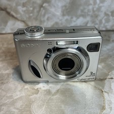Sony Cyber-shot DSC-W7 7.2MP Digital Camera - Silver FOR PARTS or REPAIR