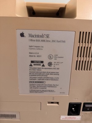 Apple Macintosh SE Classic - 1 Mo RAM - Disquette 800k - Disque Dur 20SC - Occasion