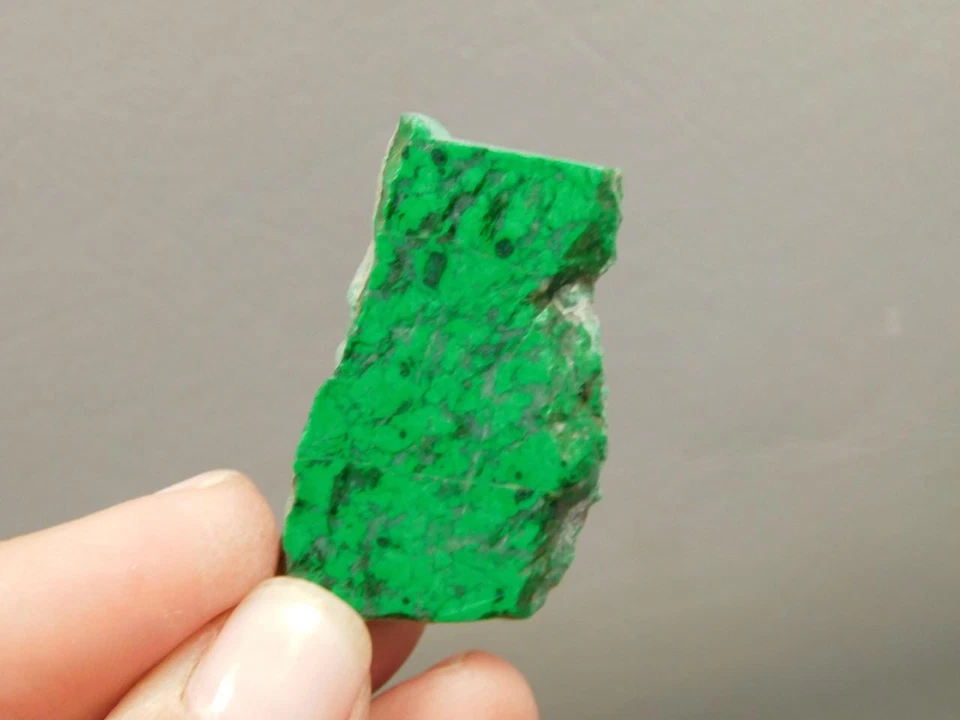 Maw Sit Sit Unpolished Stone Slab Green Jade Small Rock #O13 - Image 2 of 4
