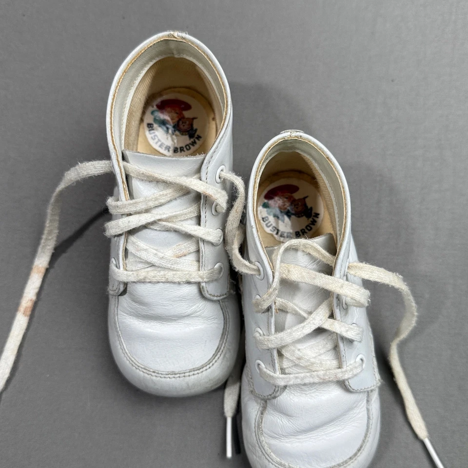 Zapatos para caminar vintage Buster marrón bebé talla 3 cuero blanco con cordones Walkere Foto 3 de 4