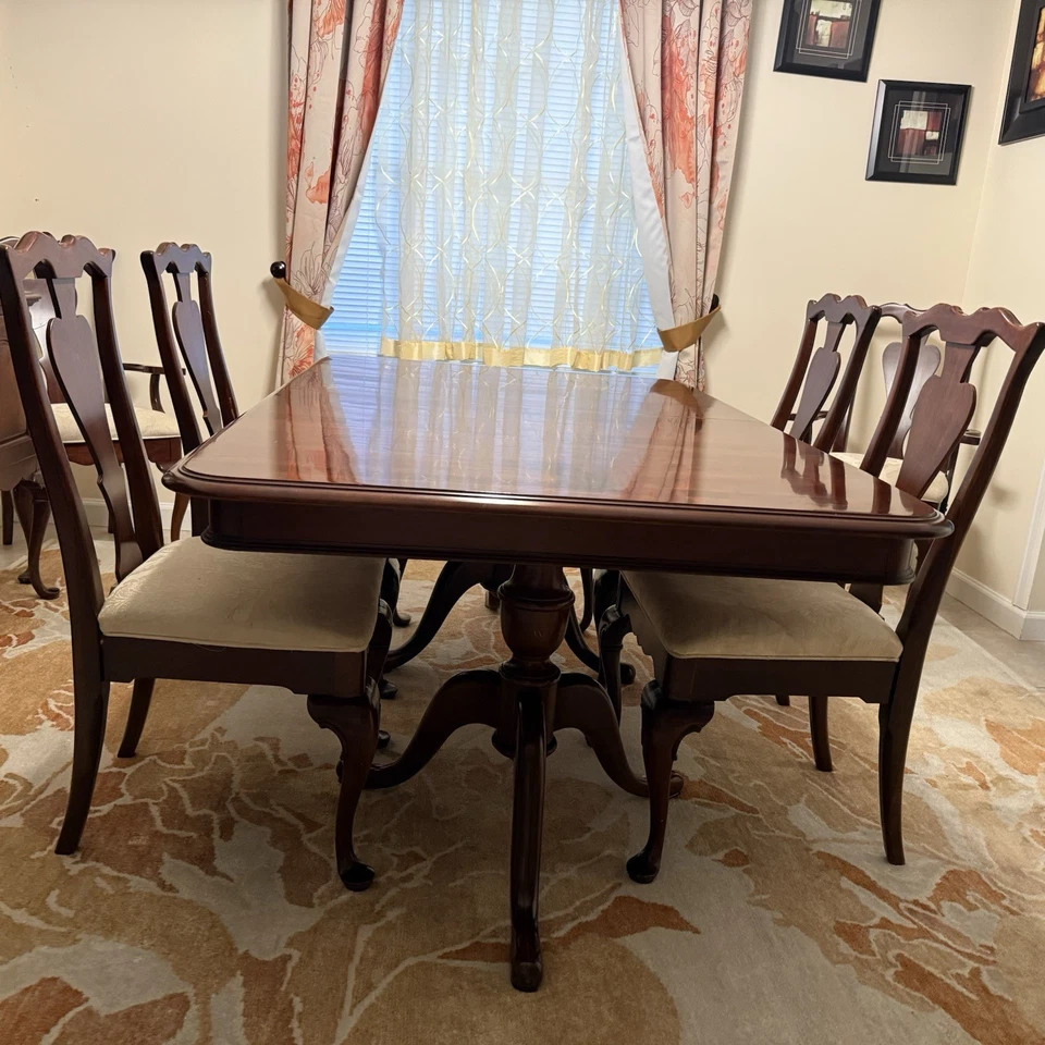 Muebles de comedor formales Thomasville Kincaid Commonwealth cerezo madera maciza Foto 4 de 4