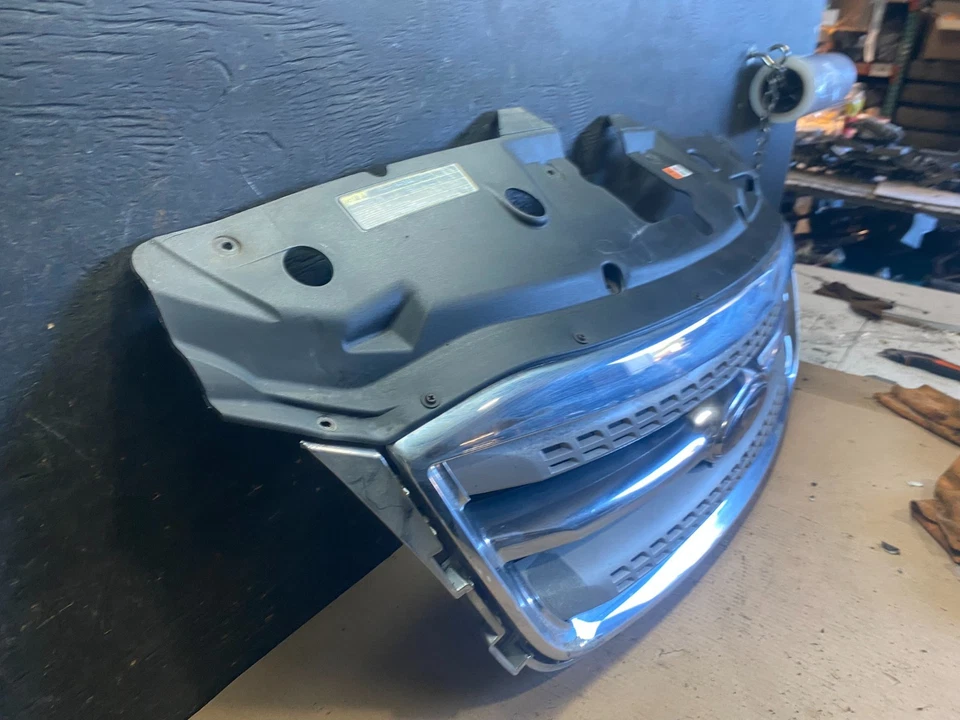 Parrilla superior delantera cromada Ford Taurus 2010 2011 2012 OEM T0215 DG Foto 3 de 4