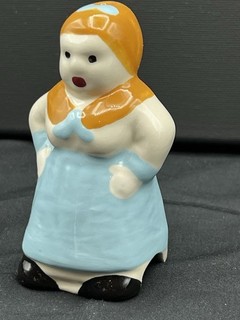 Farmer's Wife Ceramic Hand Painted Pie Bird Vent Blue White Mustard Yellow