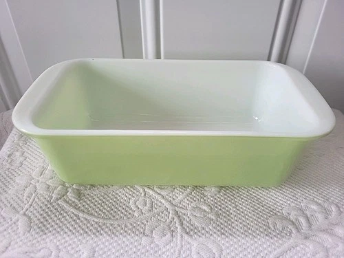 Vintage Pyrex Lime Green Loaf Pan 1.5 Qt   USA VGC # 213