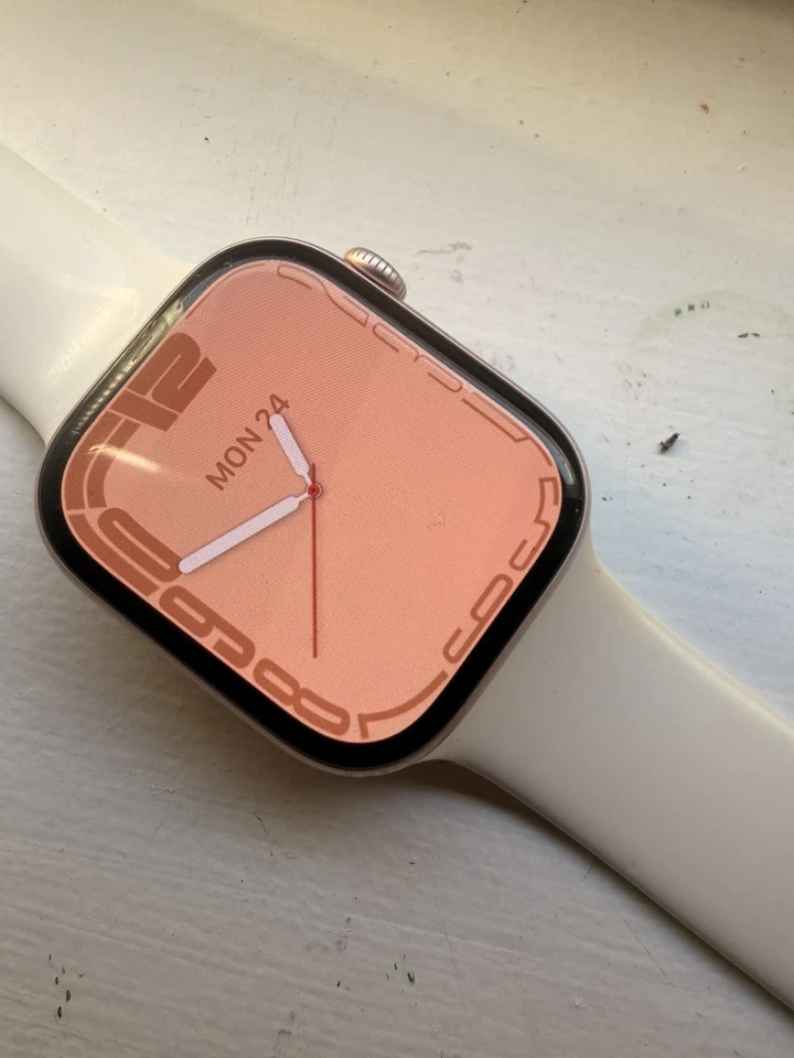 Apple Watch Series 10 (46 мм, GPS + LTE) — алюминиевый белый спортивный браслет Starlight - Изображение 4 из 4