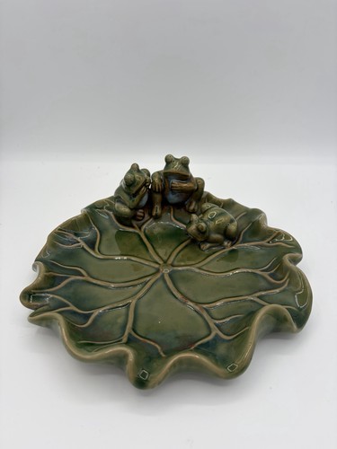 Frogs On Lilly Pad Green Majolica Style Heavy Pottery Dish Tray Figurine 9"