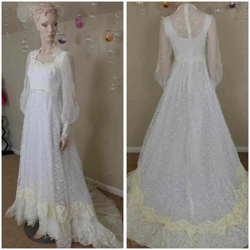 Vintage wedding dress lace white and light yellow by JC Penney