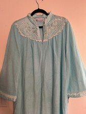Vintage Vandemere Bathrobe Large
