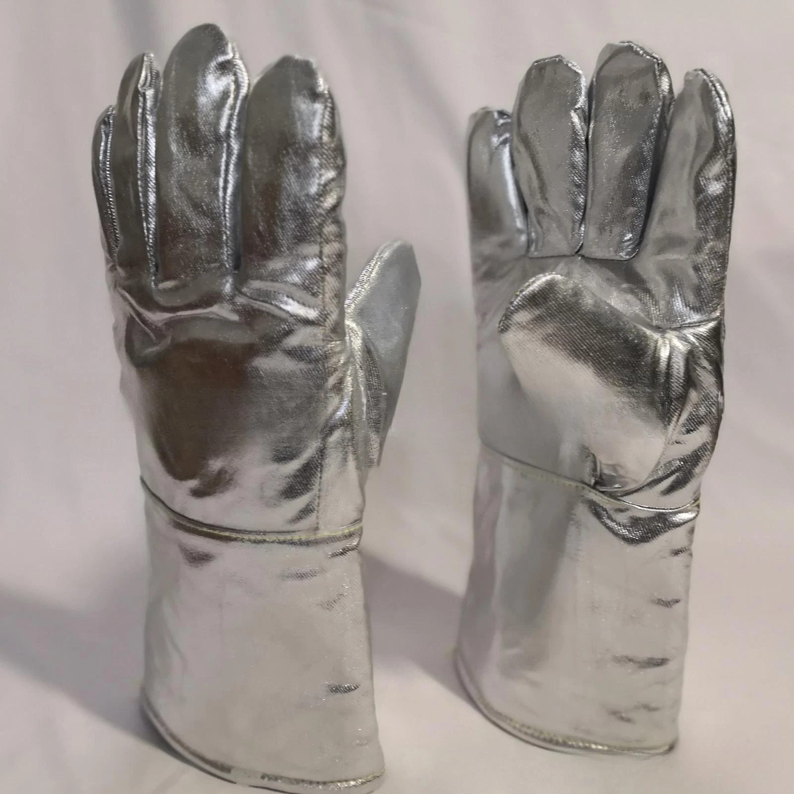 Pair Welding Gloves Welder Mitten Camping Long Sleeve Aluminum Foil Gloves for
Opens in a new window