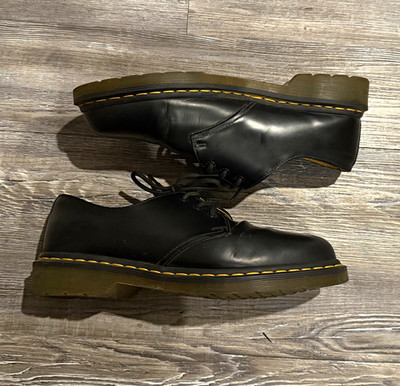Dr. Martens Men s Smiths Black Leather Derby Size 10 Lace-Up Round Toe