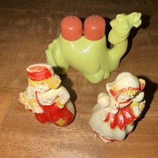 Vintage/Retro plastic Refillable Salt & Pepper Shakers (2) sets