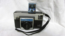 VINTAGE 1970s KODAK INSTAMATIC X-15 CAMERA w/ UNUSED CUBE