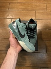 Nike Kobe 4 Men s Basketball Low Top Sneaker ...
