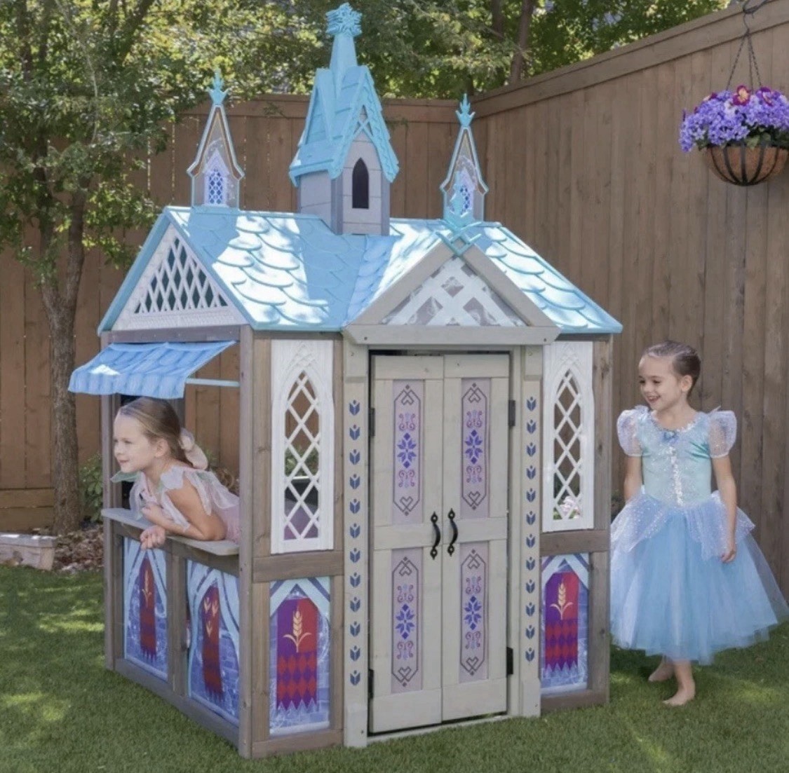 KidKraft Disney Frozen Arendelle Wooden Outdoor Playhouse El