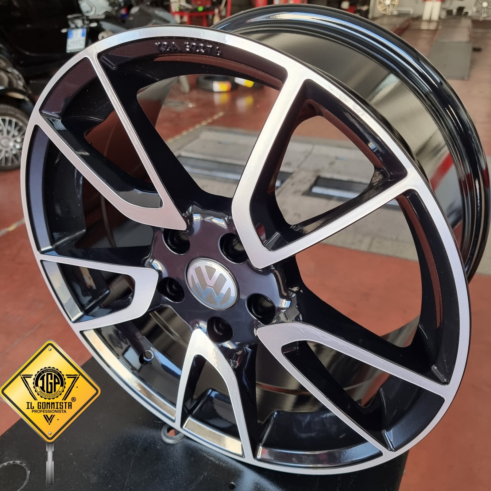 KIT 4 Cerchi In Lega 7,5 x 17" Compatibili con Volkswagen Golf 5 6 7 8 GTI GTE R