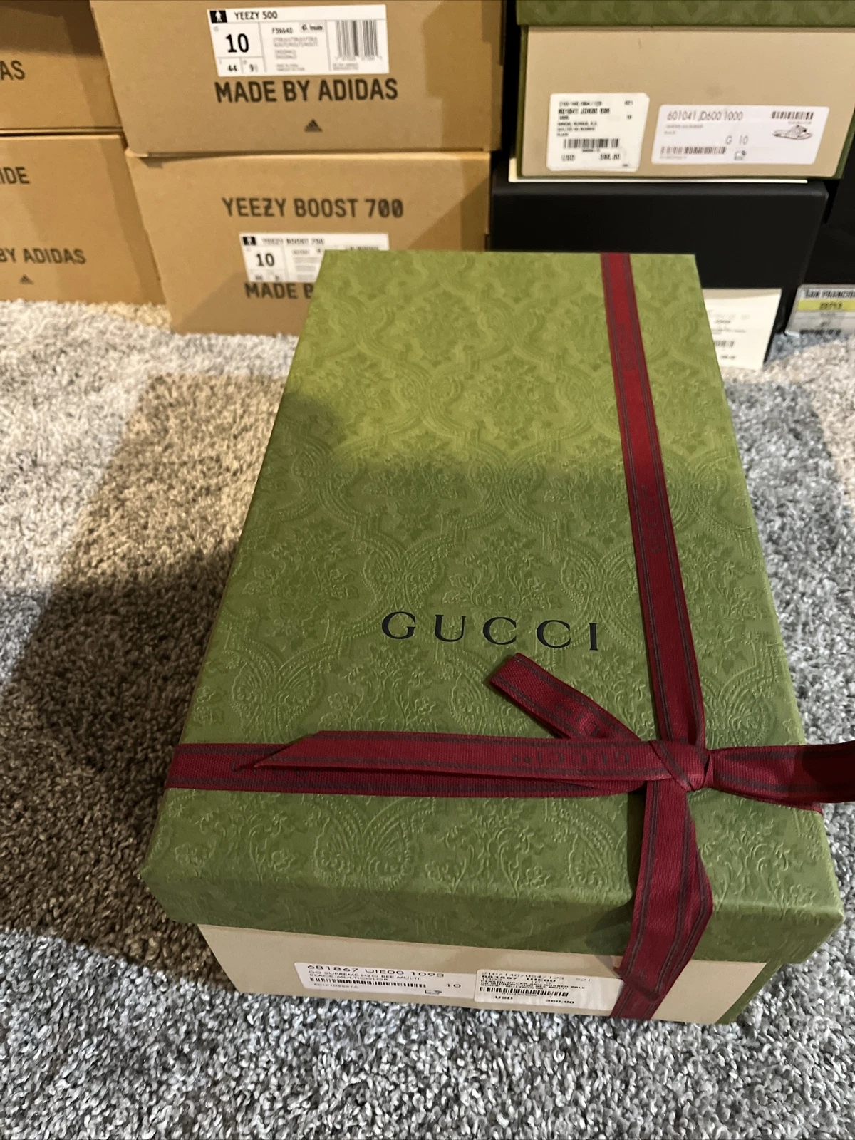Neuf diapositives d'abeille Gucci GG Supreme H2O taille 10 toujours emballé à l'origine cadeau NEUF
