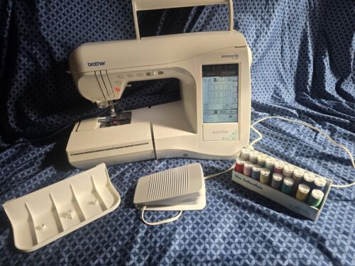 Brother Innovis QC-1000 Sewing and Quilting Machine W/ Rolling Bag, Foot Pedal - Picture 3 of 3