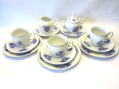 JANTAR DOMAZLICE Bohemia 3 handgemalte Kaffeegedecke Teller Milch Zucker blau
