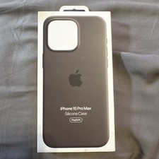 Apple Silicone Case with MagSafe for iPhone 15 Pro Max - Clay