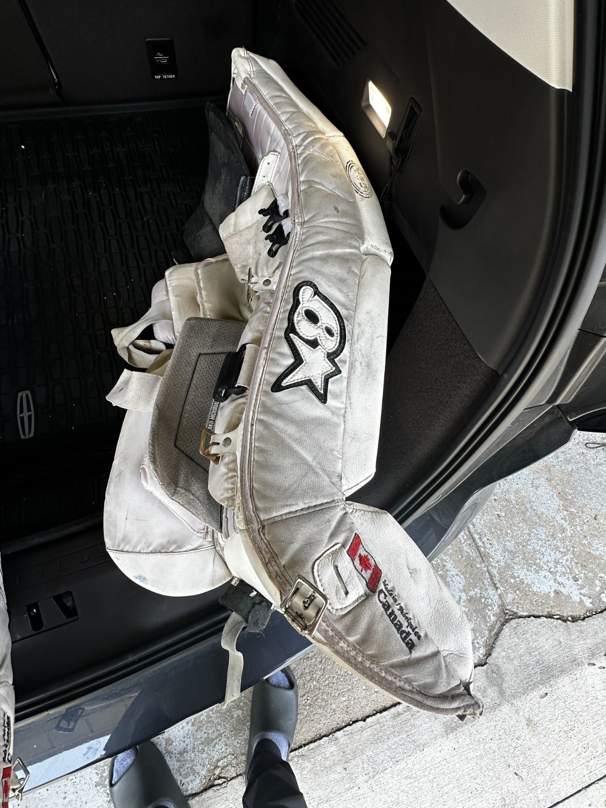 Brian's Zero G Senior White Adjustable Straps Ice Hockey Goalie Leg Pad Set