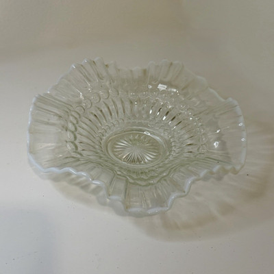 Clear Glass Decorative Bowl Ruffled Edge Round Shape Adult Glassware Home Decor