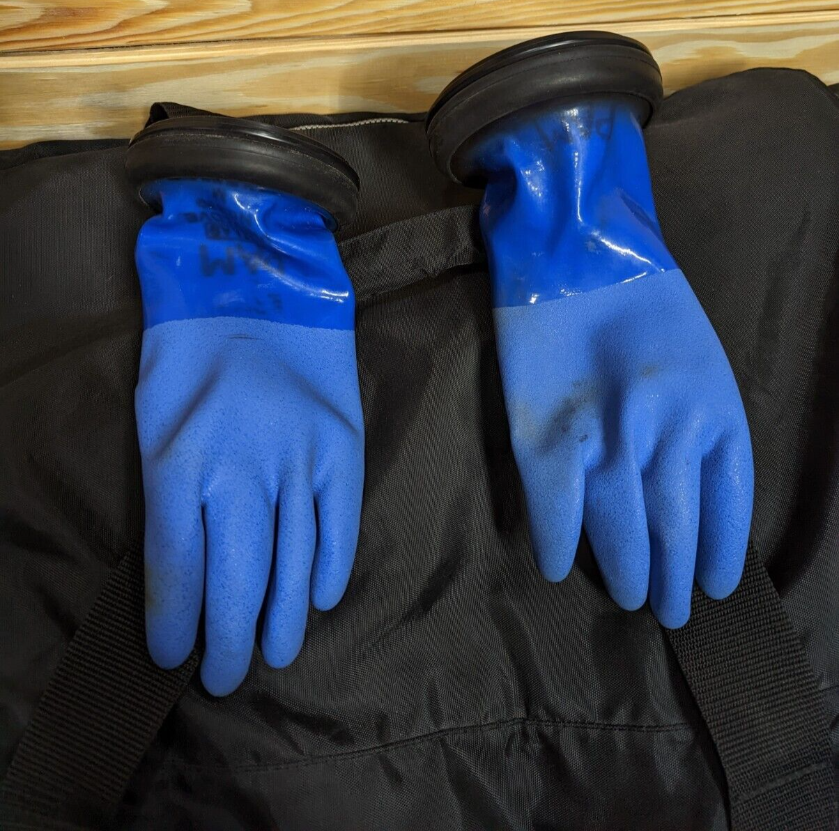 Whites Thermal Fusion Drysuit Size Small, SM, S Dry Suit Crushed