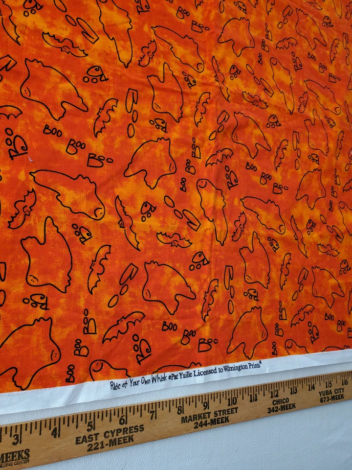 Paseo de tela de Halloween en tu propio batidor Pat Yuille Ghosts Boo naranja 1/2 yarda Foto 3 de 4