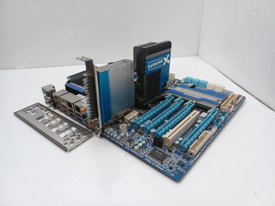 Gigabyte GA-X58A-UD7 Intel i7-930 (SLBKP) DDR3 ATX Motherboard With I/O Shield - Image 3 of 4