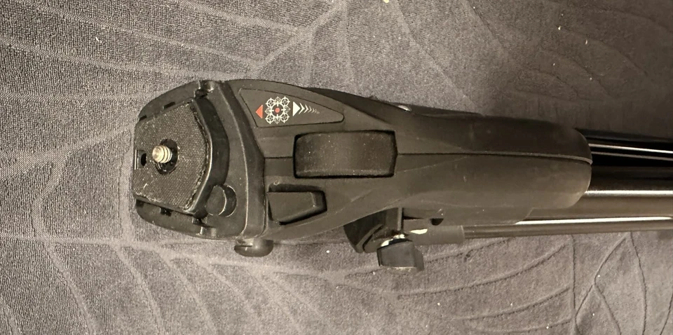 Manfrotto Compact MKC3-H01M Camera Tripod Adjustable For Photography & Lighting - Image 2 of 4