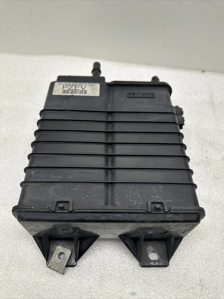 Bote evaporador de combustible Ford Focus 2010-2016 OEM BV61-9E857 Foto 4 de 4